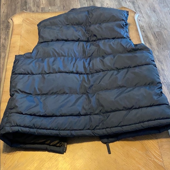 Old navy vest - Picture 2 of 3